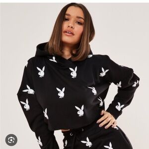 PLAYBOY AOP CROP HOODY
BLACK size 2